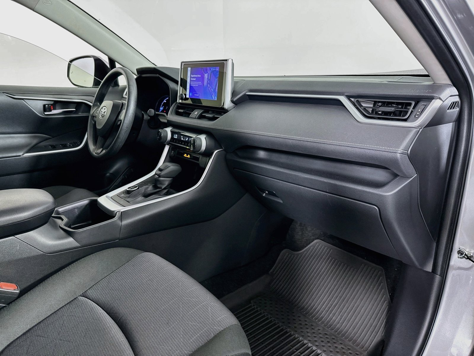 Certified 2025 Toyota RAV4 XLE AWD/4WD image 28