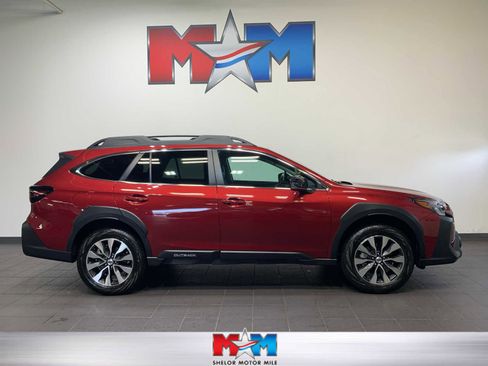 Used 2025 Subaru Outback Limited image 1