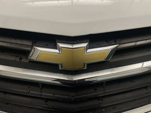 Used 2019 Chevrolet Equinox LT w/ Driver Convenience Package image 24