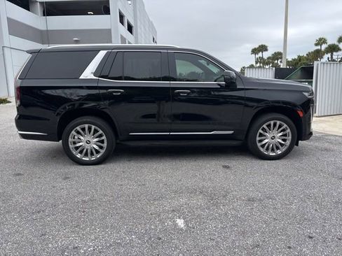 Used 2024 Cadillac Escalade Premium Luxury image 2