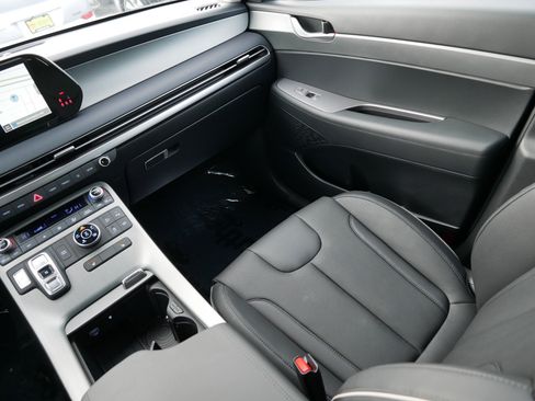 Certified 2025 Hyundai Palisade SEL image 11