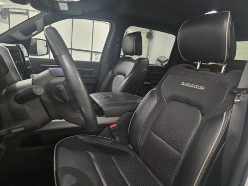Used 2023 RAM 1500 Laramie AWD/4WD image 18