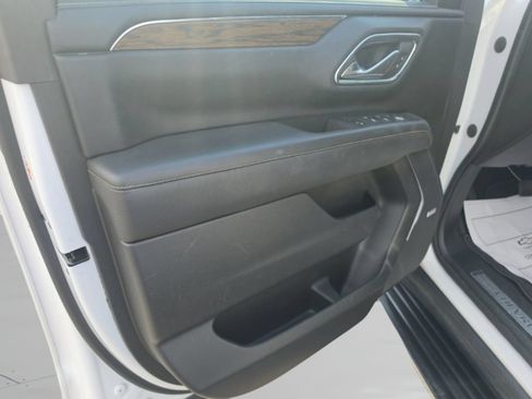 Used 2023 Chevrolet Suburban Premier AWD/4WD image 18