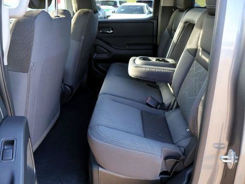 Certified 2025 Nissan Frontier SV w/ SV Convenience Package RWD image 12