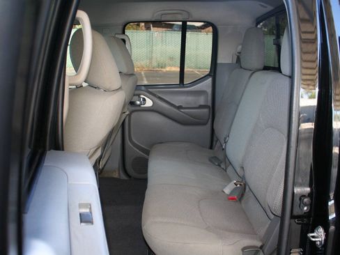 Used 2018 Nissan Frontier SV w/ Value Truck Package RWD image 23