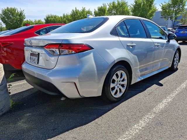 Used 2024 Toyota Corolla LE FWD image 4