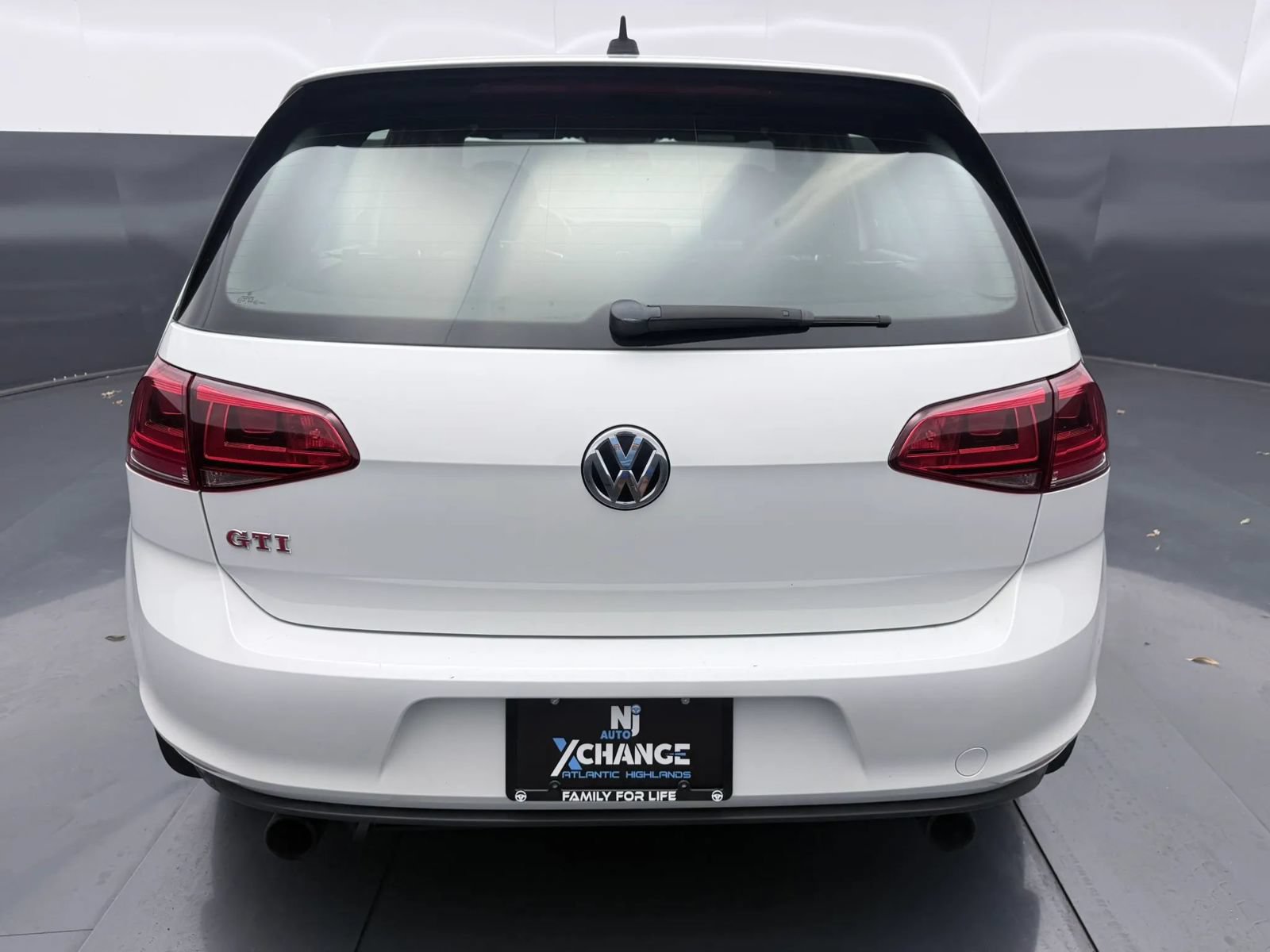 Used 2016 Volkswagen GTI Autobahn w/ Lighting Package (SEL) FWD image 6