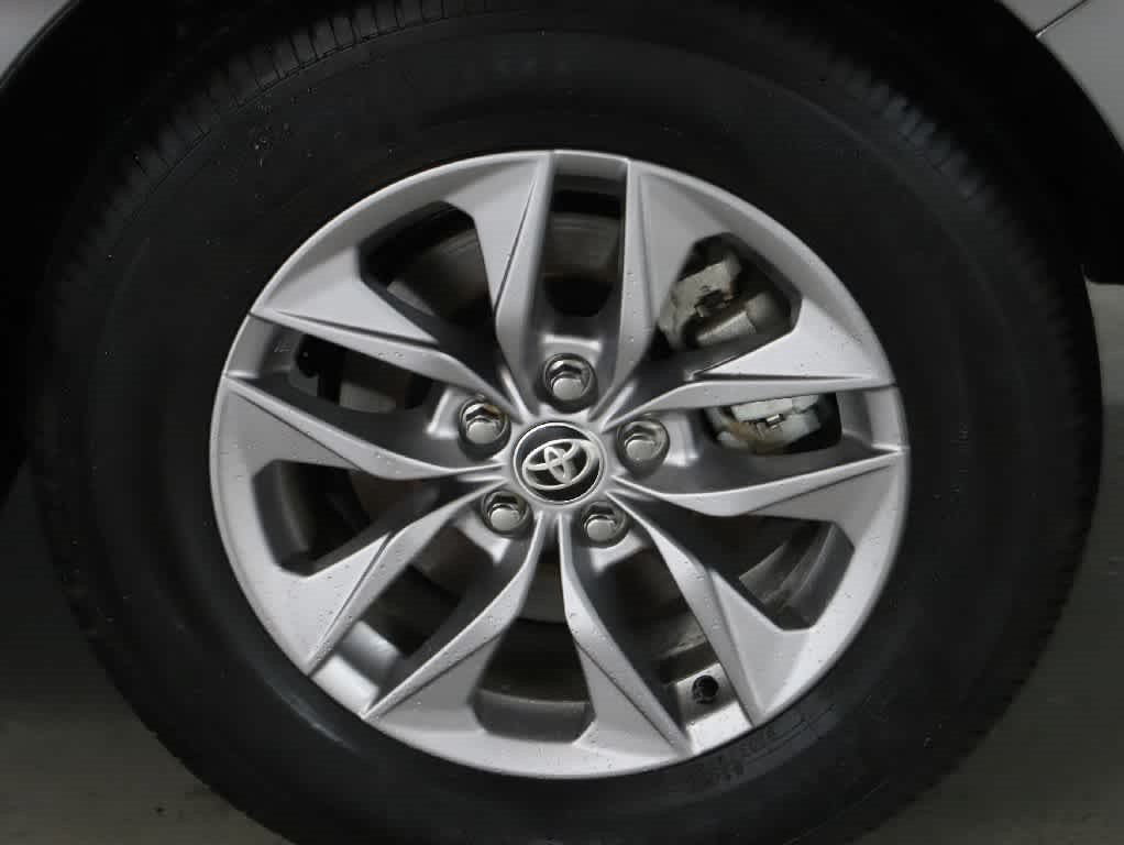 Used 2026 Toyota Sienna XLE AWD/4WD image 38