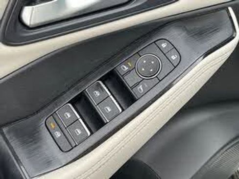 Used 2023 Nissan Rogue SL w/ SL Premium Package FWD image 6