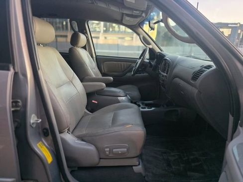 Used 2002 Toyota Sequoia Limited image 23