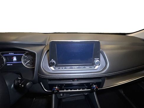 Used 2025 Nissan Rogue SV AWD/4WD image 11