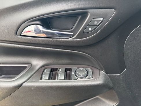 Used 2020 Chevrolet Equinox LT w/ LPO, Floor Liner Package image 13