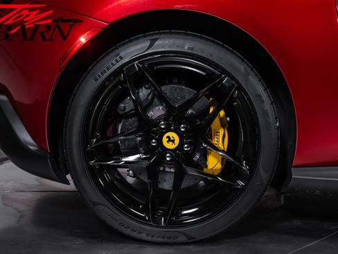 Used 2022 Ferrari Roma RWD image 15