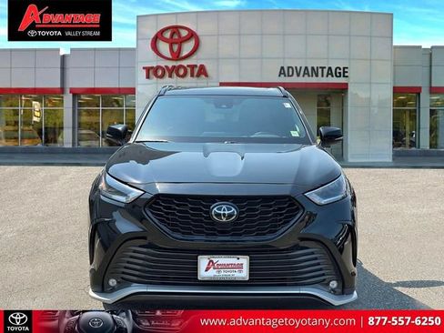 Certified 2023 Toyota Highlander XSE AWD/4WD image 2