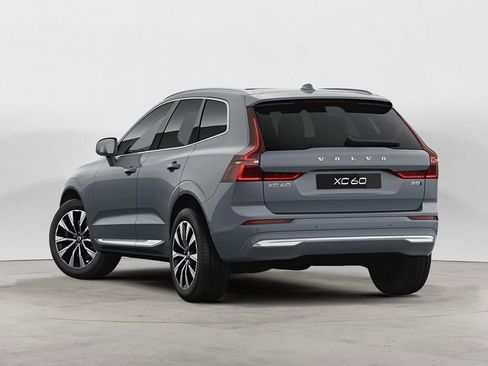Certified 2023 Volvo XC60 B5 Plus w/ Climate Package image 4