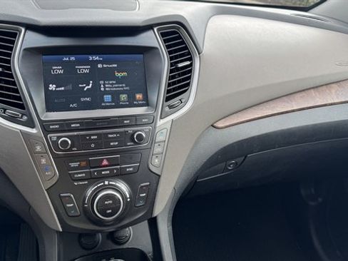 Used 2019 Hyundai Santa Fe XL FWD image 14