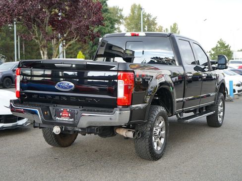 Used 2017 Ford F250 Lariat w/ Chrome Package image 5