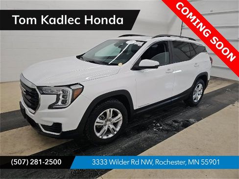 Used 2022 GMC Terrain SLE w/ Driver Convenience Package image 1