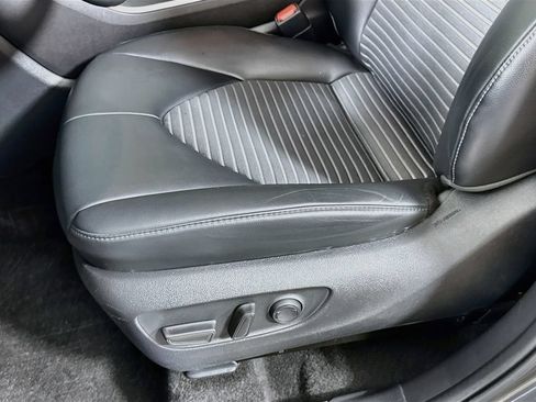Used 2023 Toyota Highlander XSE FWD image 24