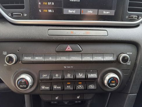 Used 2021 Kia Sportage LX w/ LX AWD Popular Package image 14
