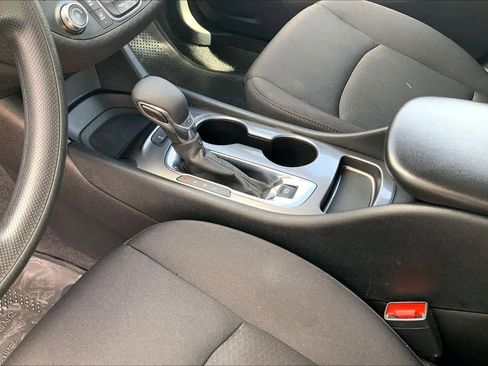 Used 2025 Chevrolet Malibu LS image 17