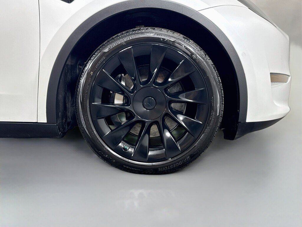 Used 2021 Tesla Model Y Long Range AWD/4WD image 42