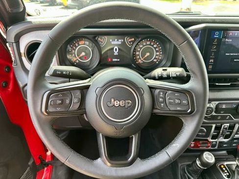 Used 2025 Jeep Wrangler Unlimited Sport AWD/4WD image 30