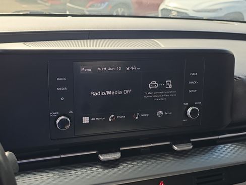 Used 2023 Kia Carnival LX FWD image 23