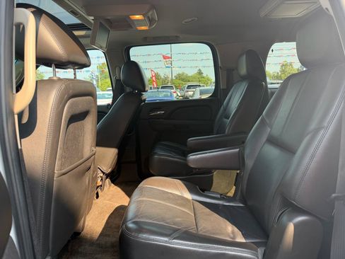 Used 2012 Chevrolet Suburban LT AWD/4WD image 17