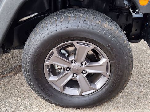 Used 2017 Jeep Wrangler Rubicon image 12