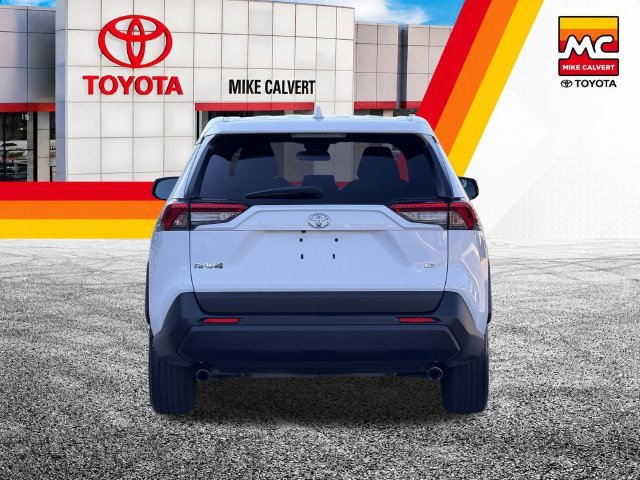 Used 2024 Toyota RAV4 LE FWD image 7