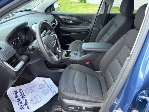 Used 2024 GMC Terrain SLE w/ Driver Convenience Package FWD image 19