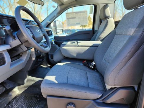 New 2026 Ford F250 XL w/ FX4 Off-Road Package image 13