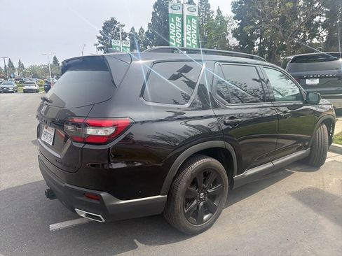 Used 2025 Honda Pilot Black Edition image 6