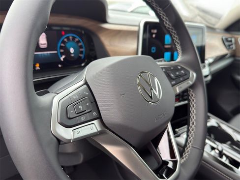 New 2026 Volkswagen Atlas SE image 13