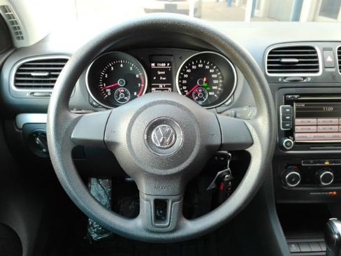 Used 2012 Volkswagen Golf 4-Door FWD image 30
