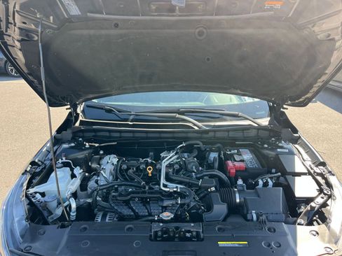 Used 2025 Nissan Altima 2.5 SV image 33