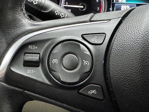 Used 2019 Buick Enclave Essence image 28