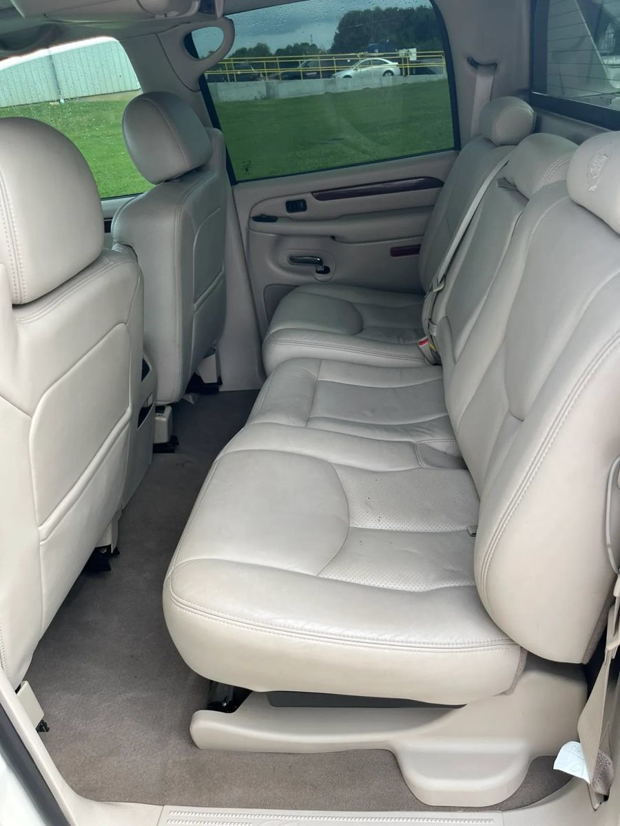 Used 2004 Cadillac Escalade EXT AWD/4WD image 12