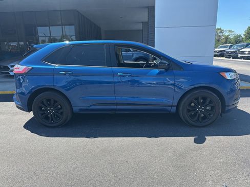Used 2022 Ford Edge SE w/ Black Appearance Package AWD/4WD image 3