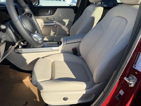 New 2026 Mercedes-Benz GLB 250 image 16