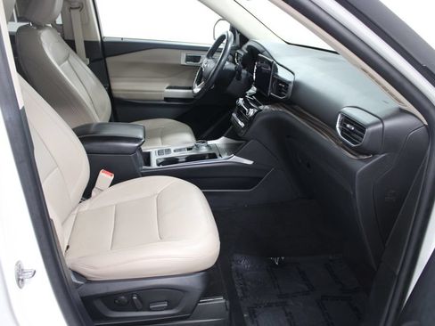 Used 2021 Ford Explorer Limited w/ Equipment Group 301A RWD image 28