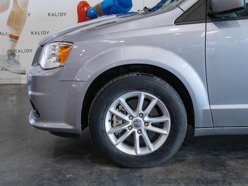 Used 2020 Dodge Grand Caravan SE image 15