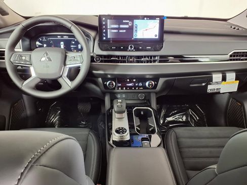 New 2026 Mitsubishi Outlander SE AWD/4WD image 12