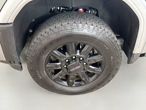 Used 2024 GMC Sierra 2500 AT4 w/ AT4 Premium Plus Package AWD/4WD image 34