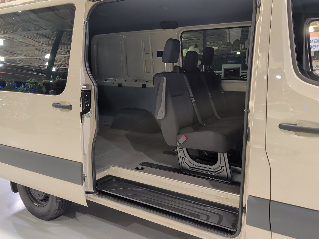 Used 2026 Mercedes-Benz Sprinter 2500 image 13