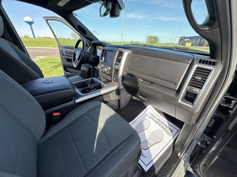 Used 2022 RAM 1500 Classic Warlock w/ Ceramic Gray Warlock Package AWD/4WD image 17