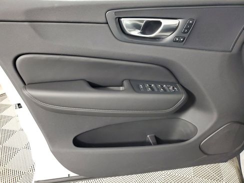 Certified 2025 Volvo XC60 B5 Plus AWD/4WD image 21