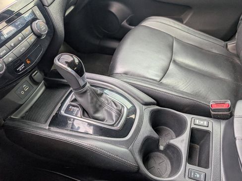 Used 2018 Nissan Rogue SL FWD image 23