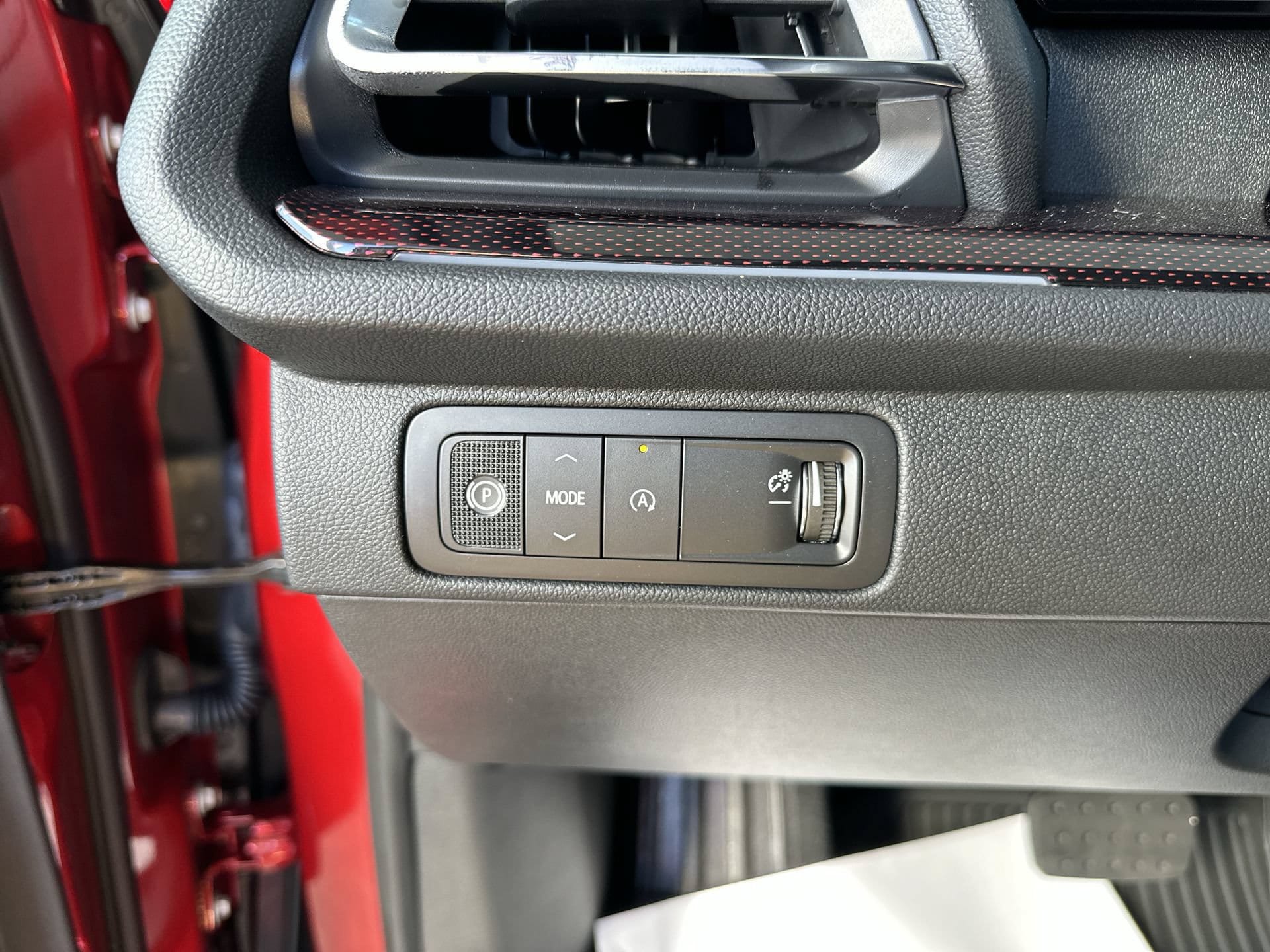 New 2027 Chevrolet Traverse RS w/ LPO, Floor Liner Package FWD image 18